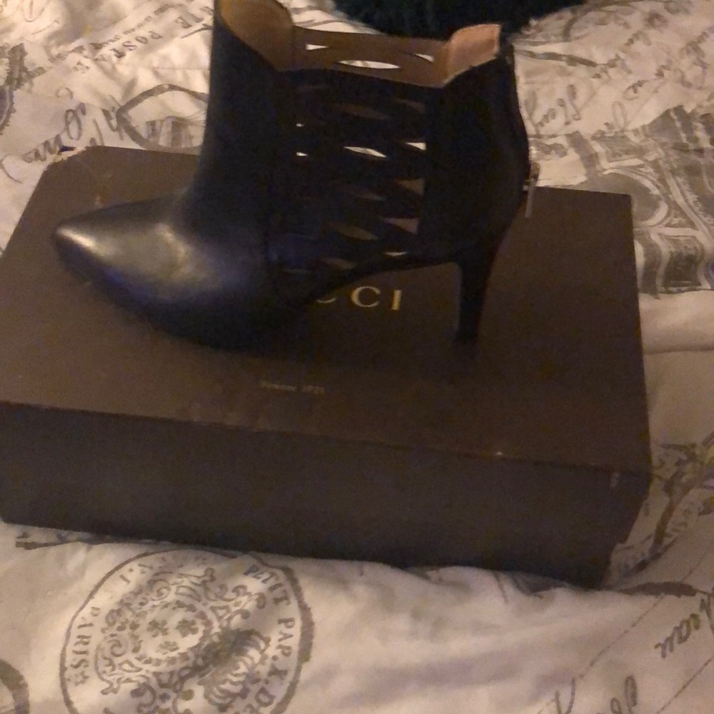 Heels - Picture 2 of 4